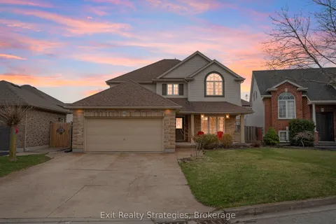 18 Briarwood Drive, St. Catharines, ON L2S 4A7