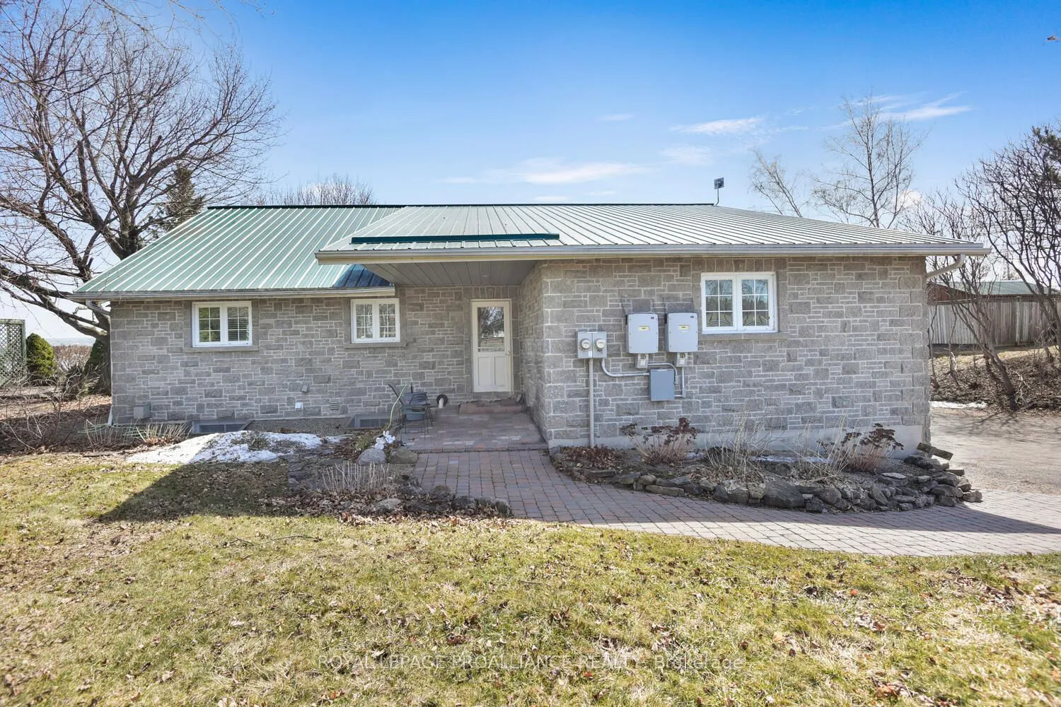 2111 COUNTY ROAD 2 Road, Edwardsburgh/Cardinal, ON K0E 1T1
