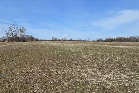 689 Airport Parkway, Belleville, ON K8N 4Z6