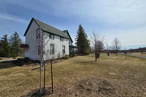 689 Airport Parkway, Belleville, ON K8N 4Z6