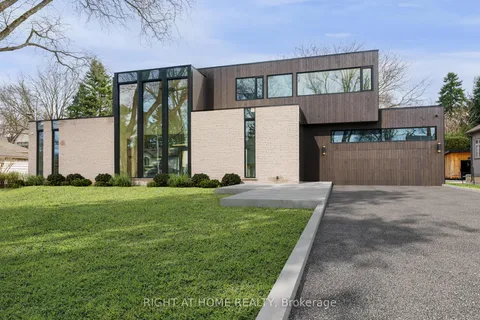16 Joanne Court, Hamilton, ON L9G 1B1