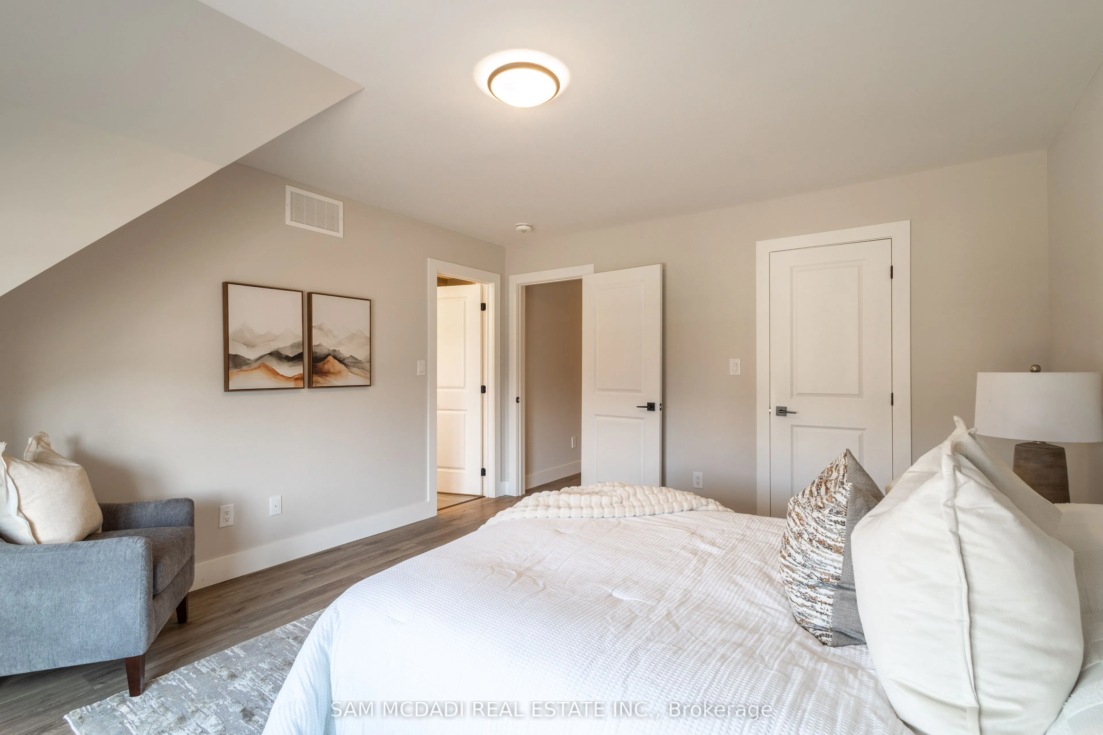 121 Black Willow Crescent, Blue Mountains, ON L9Y 0R4