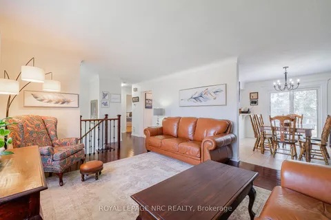 33 Idylwood Road, Welland, ON L3C 1X2