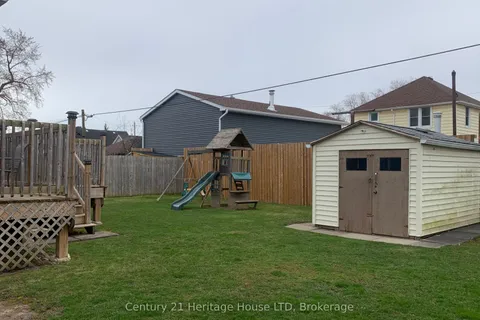 9 Lyons Avenue, Welland, ON L3B 1L8