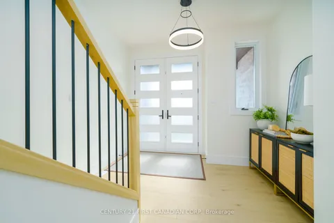 15 Sheldabren Street, North Middlesex, ON N0M 1A0