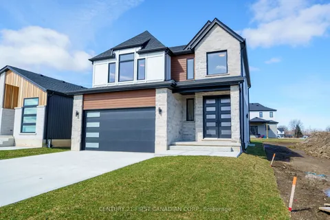 15 Sheldabren Street, North Middlesex, ON N0M 1A0