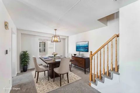 567 Roundleaf Way, Kanata, ON K2S 1E7