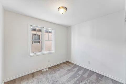 567 Roundleaf Way, Kanata, ON K2S 1E7
