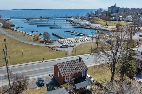 589 King Street, Kingston, ON K7M 2E6