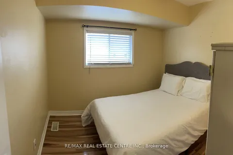4353 Ellis Street, Niagara Falls, ON L2E 1H3