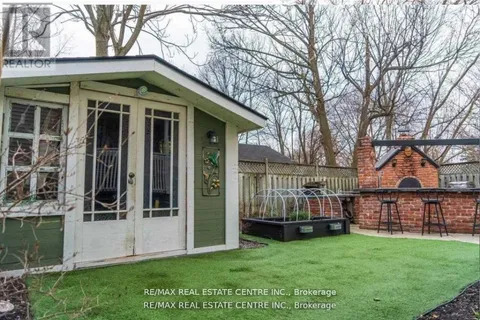 4353 Ellis Street, Niagara Falls, ON L2E 1H3