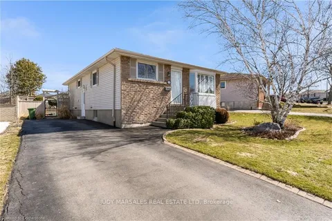 40 Odessa Street, Hamilton, ON L8J 1A4