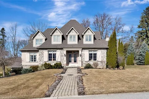 9 Rue Chateaux Terrace, Brantford, ON N3T 6N7