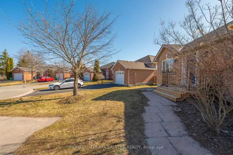 16 Ferguson Place, Peterborough North, ON K9H 7M9