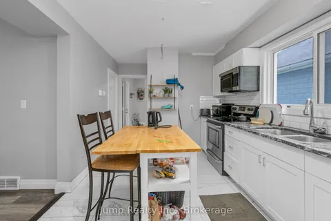 568 TOURNIER Street, Windsor, ON N9C 3H2