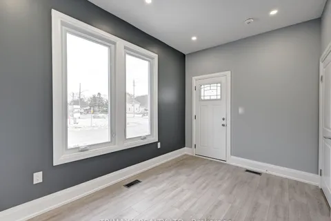 78 Livingston Avenue, Grimsby, ON L3M 1L5