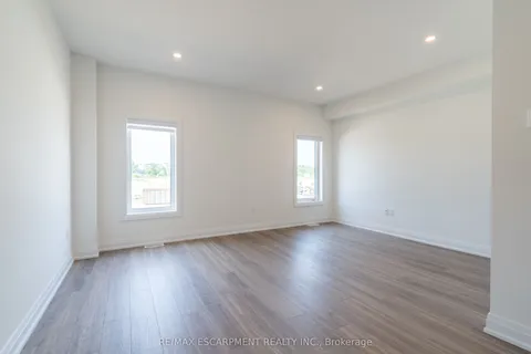 15 RASPBERRY Lane, Hamilton, ON L0R 1W0