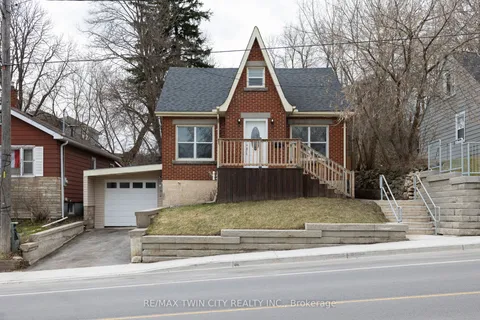 32 DUNDAS Street, Brantford, ON N3R 1R5
