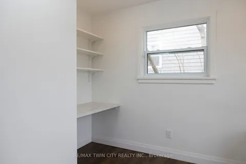 32 DUNDAS Street, Brantford, ON N3R 1R5
