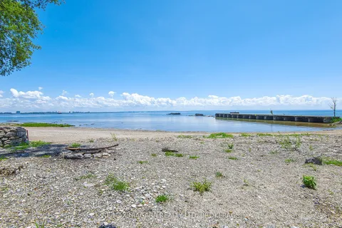 751 LAKESHORE Road, Fort Erie, ON L2A 6W1