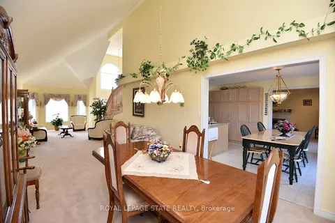 13 Chianti Crescent, Hamilton, ON L8E 5W1