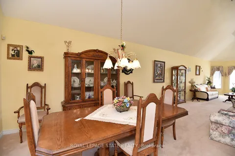13 Chianti Crescent, Hamilton, ON L8E 5W1