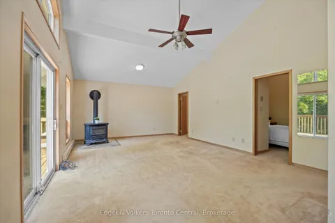 13 HICKORY Crescent, Seguin, ON P0C 1J0
