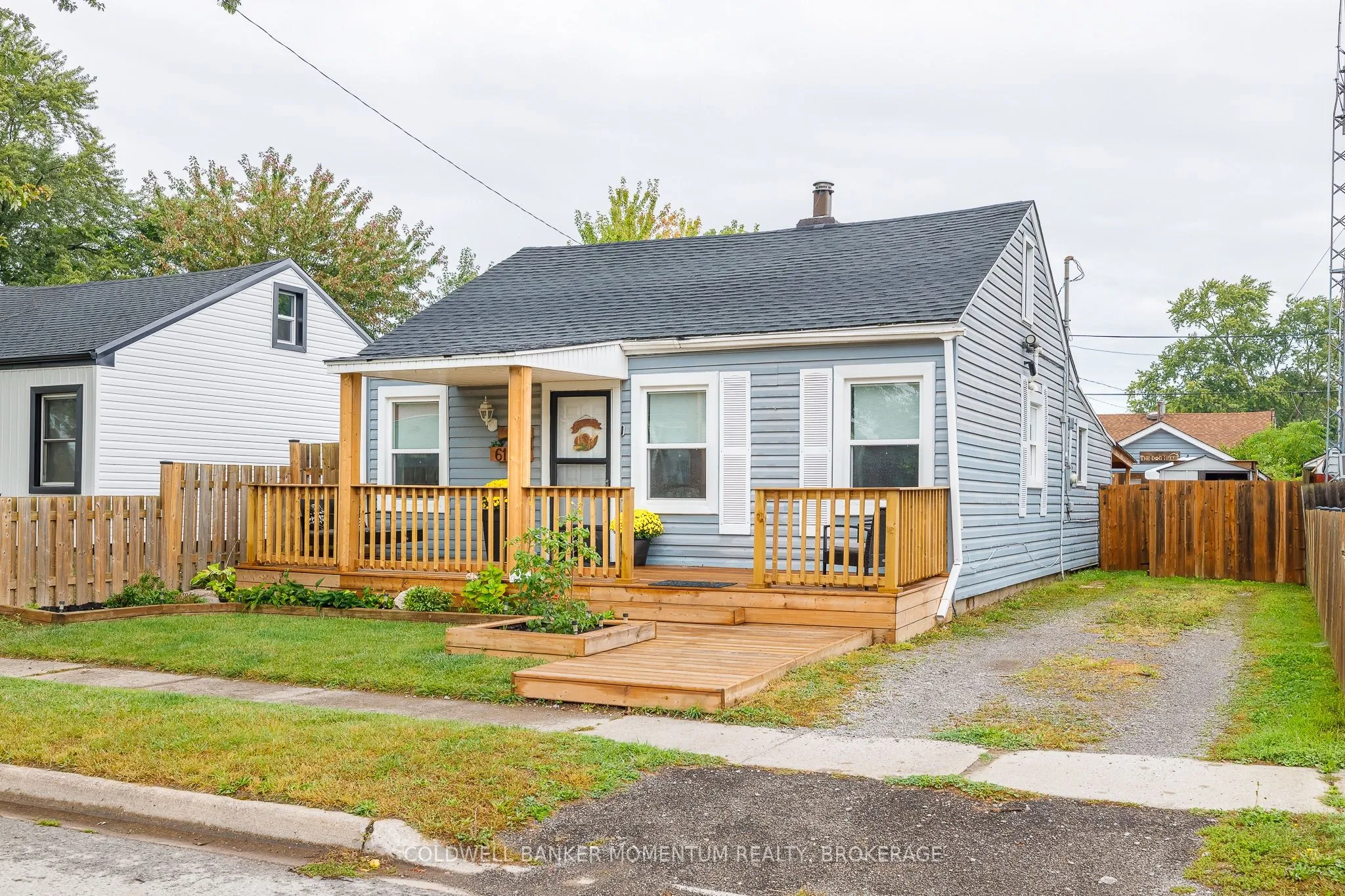 6151 CADHAM Street, Niagara Falls, ON L2G 3A3