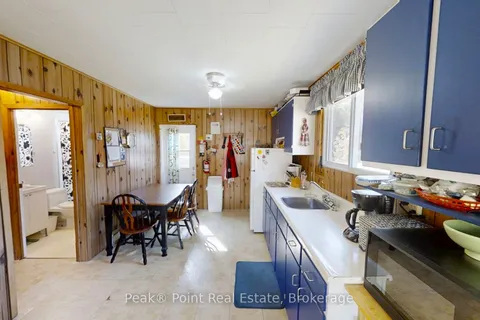 3 Lakeside Place, South Bruce Peninsula, ON N0H 2G0