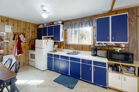 3 Lakeside Place, South Bruce Peninsula, ON N0H 2G0