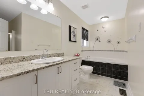 18 Gannet Street, Overbrook - Castleheights and Area, ON K1K 4T7