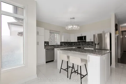 18 Gannet Street, Overbrook - Castleheights and Area, ON K1K 4T7