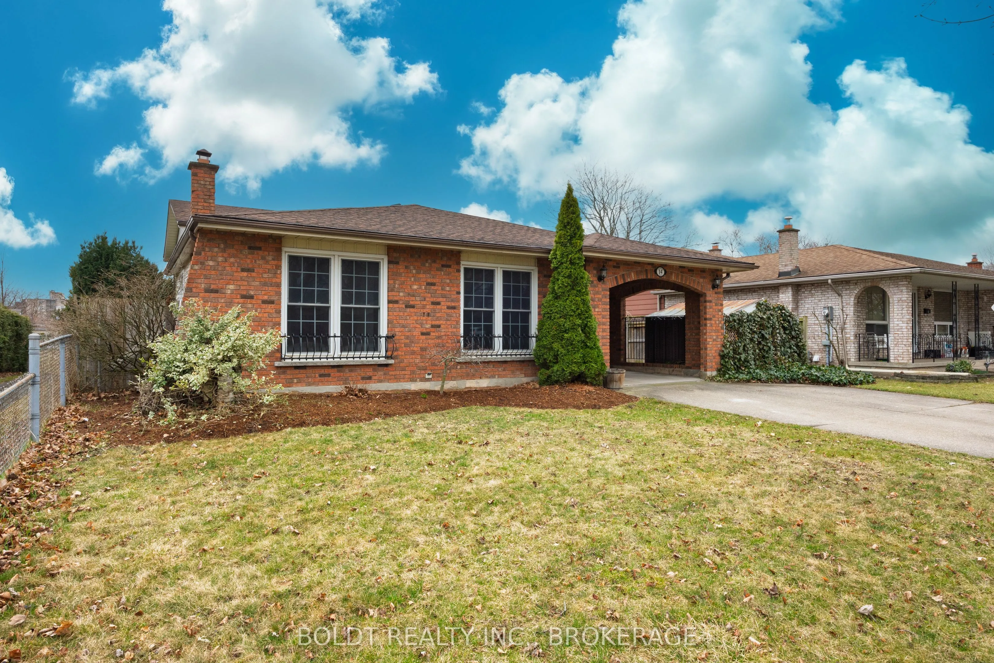 14 Jeanette Drive, St. Catharines, ON L2N 6M4