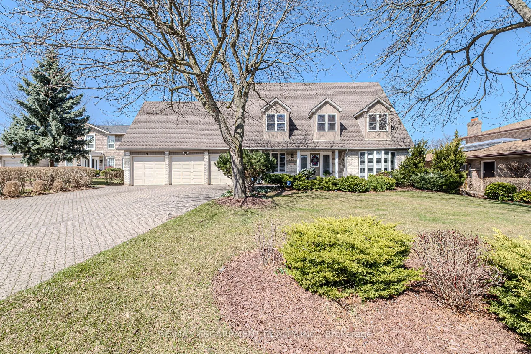 136 Country Club Drive, Hamilton, ON L8K 5W2