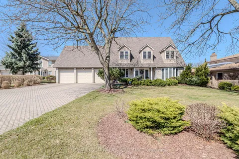 136 Country Club Drive, Hamilton, ON L8K 5W2
