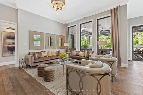 10 Leaver Avenue, Cityview - Parkwoods Hills - Rideau Shore, ON K2E 5P6