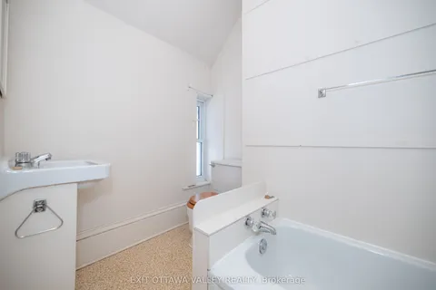 540 Miller Street, Pembroke, ON K8A 5Z8