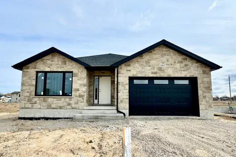 447 Burnside Street, Saugeen Shores, ON N0H 2C3