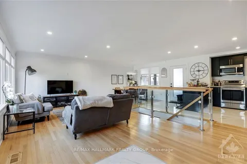 2204 Utah Street, Alta Vista and Area, ON K1H 7W8