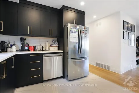 2204 Utah Street, Alta Vista and Area, ON K1H 7W8