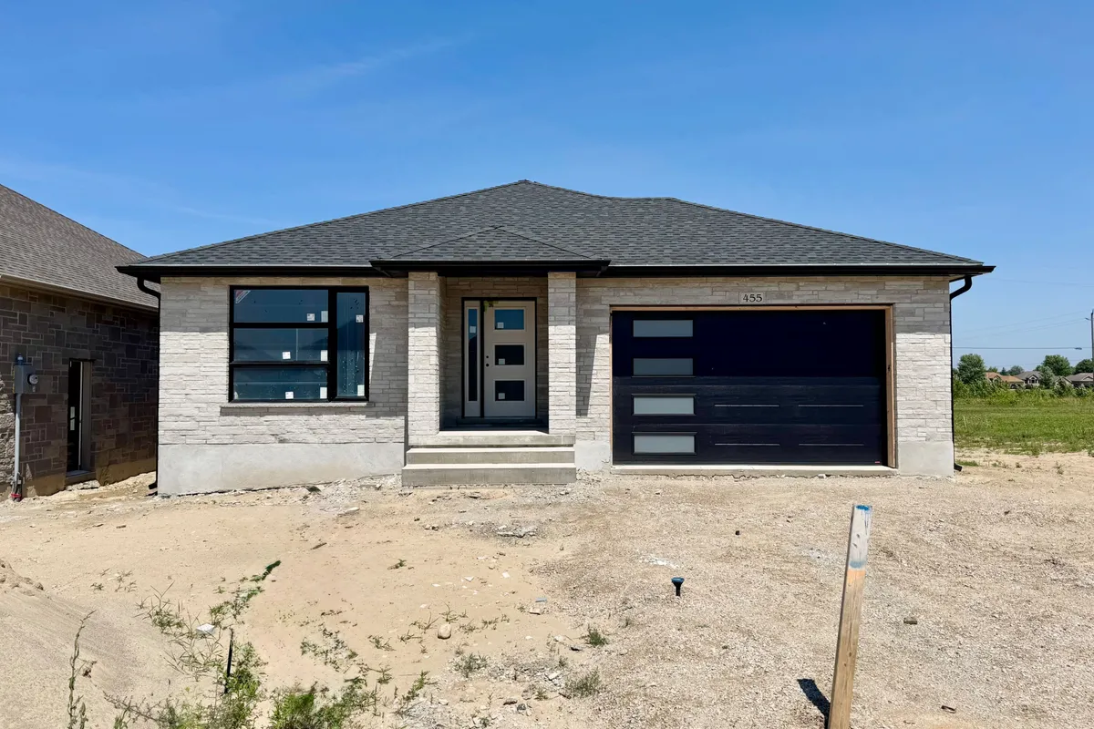 455 Burnside Street, Saugeen Shores, ON N0H 2C3