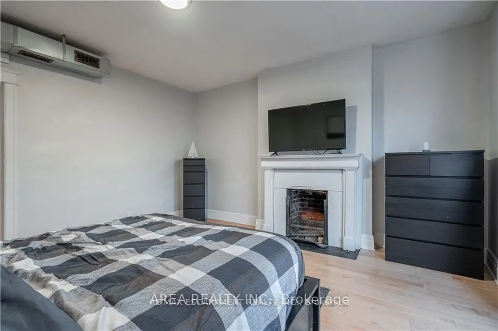 462-464 King Street, Hamilton, ON L8P 1B7