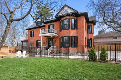123 Main Street, Grimsby, ON L3M 1R9