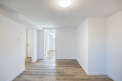 7 Capilano Drive, Hamilton, ON L8K 6A4