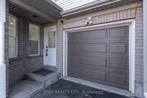 552 Dansbury Drive, Waterloo, ON N2K 4E2