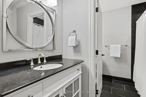 214 Russell Street, Blue Mountains, ON N0H 2P0