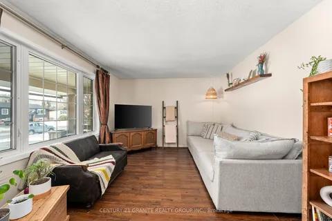 1767 Redwood Drive, Peterborough West, ON K9K 1L7