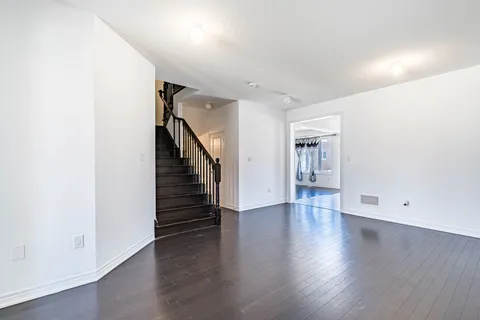 533 Red Elm Road, Shelburne, ON L9V 3Y6