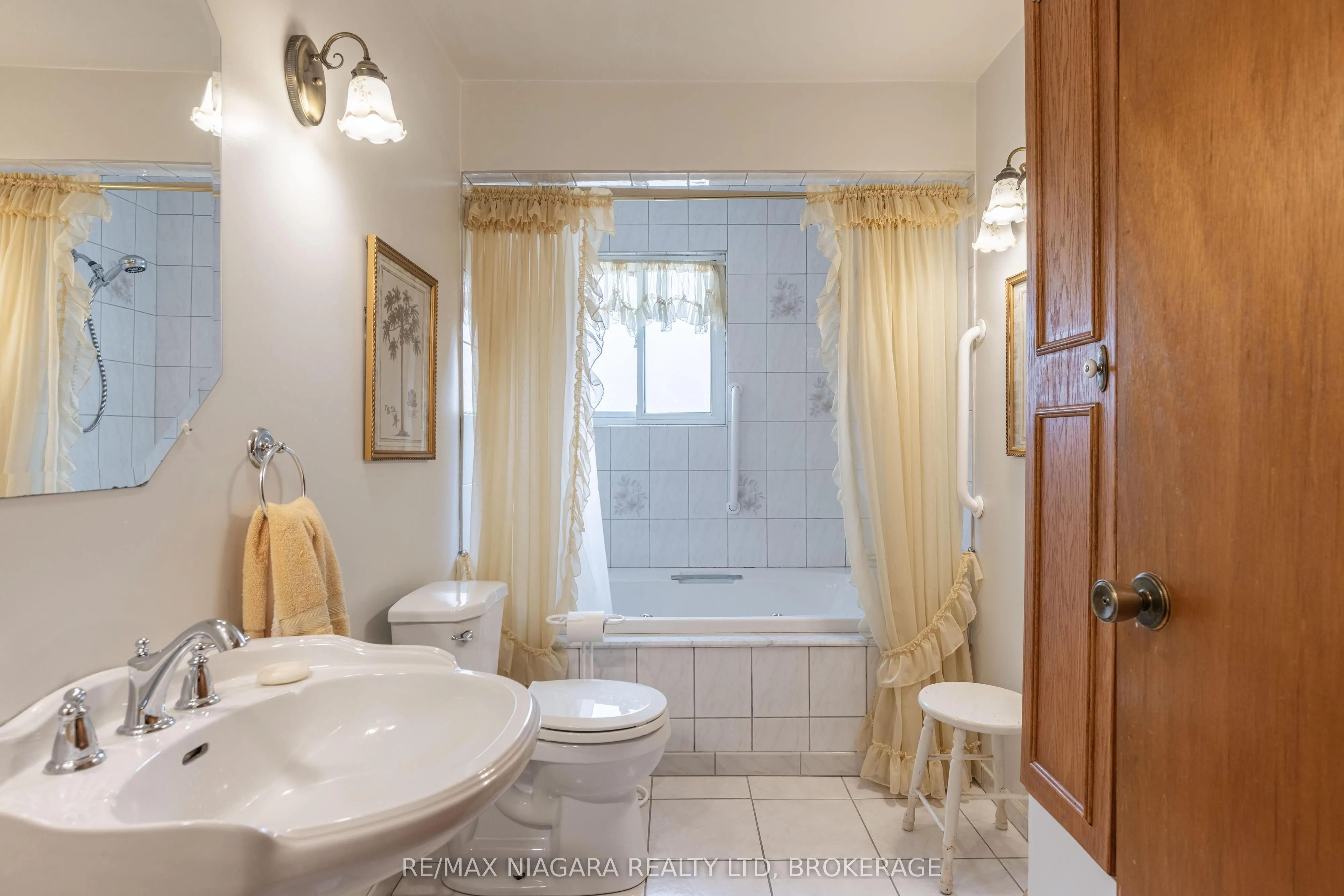 620 Prospect Point Road, Fort Erie, ON L0S 1N0