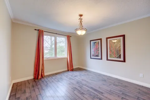 68 Oriole Parkway, Brantford, ON N3R 6V9